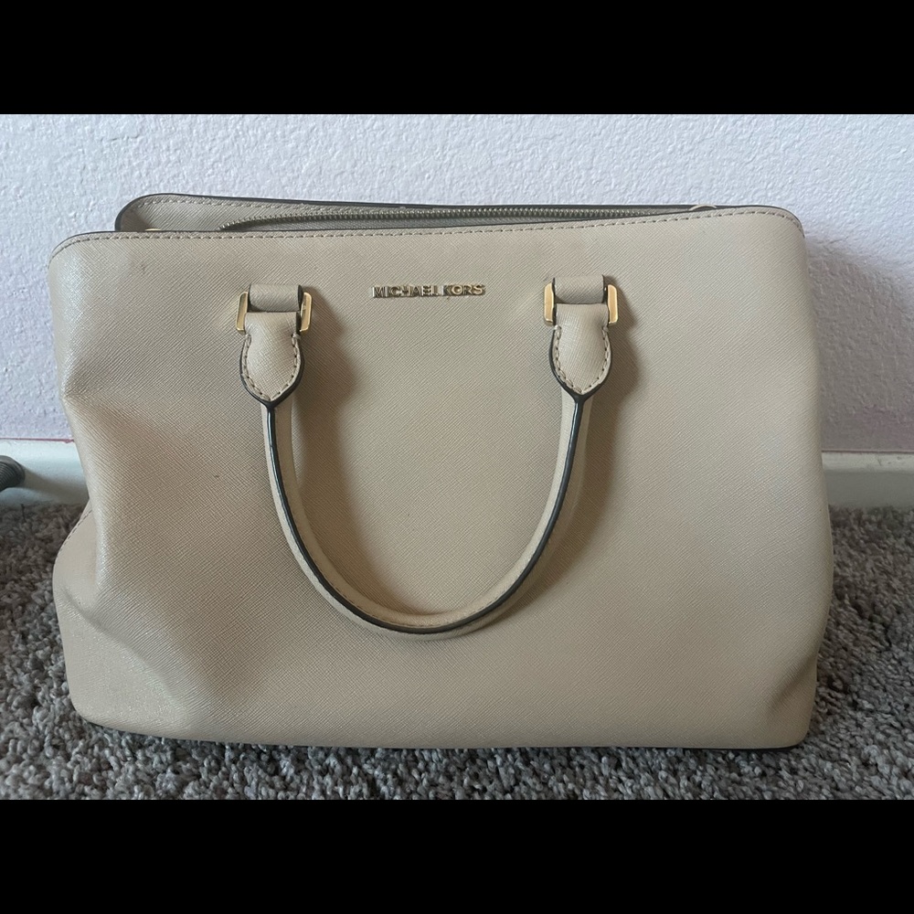 Michael kors. Tan purse